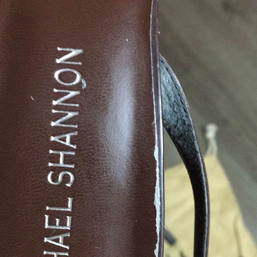 Michael Shannon Brown Strappy Leather Sandals & Travel Bag
Size 9 - Picture 12 of 13